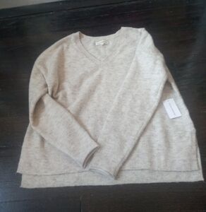 Woman's Lucky Brand Sweatshirt Color Cream Size Large Wear Lucky Feel Lucky MSRP